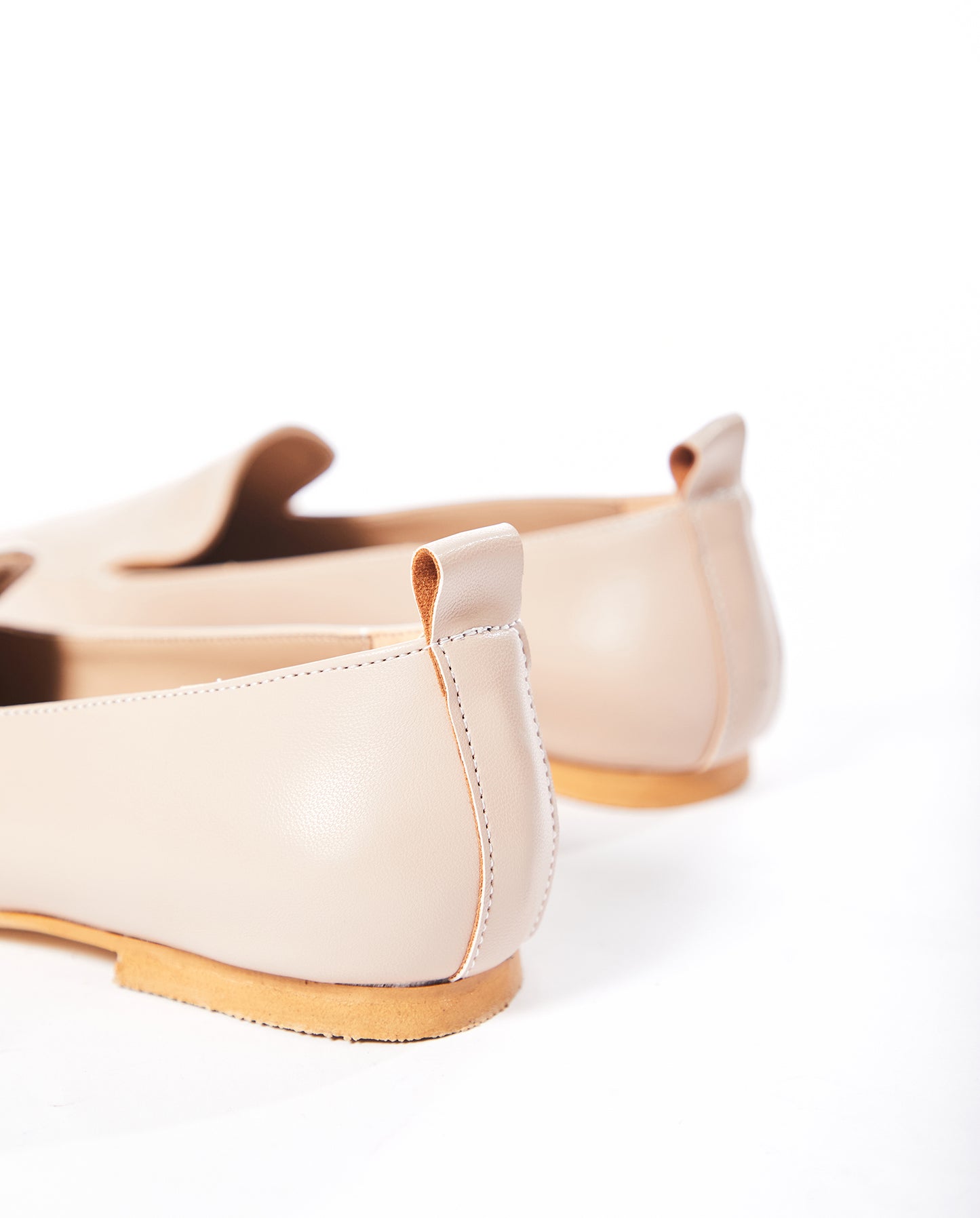 LE-21-1 (NUDE) pointed-toe loafers