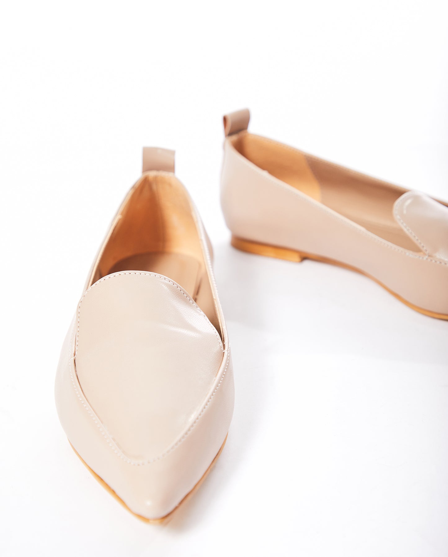 LE-21-1 (NUDE) pointed-toe loafers