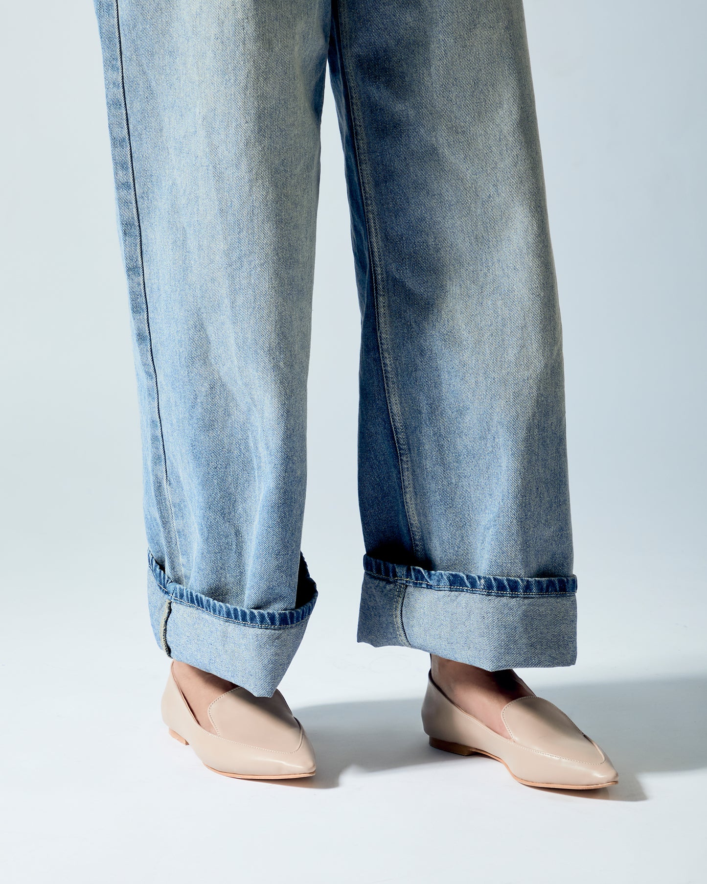 LE-21-1 (NUDE) pointed-toe loafers
